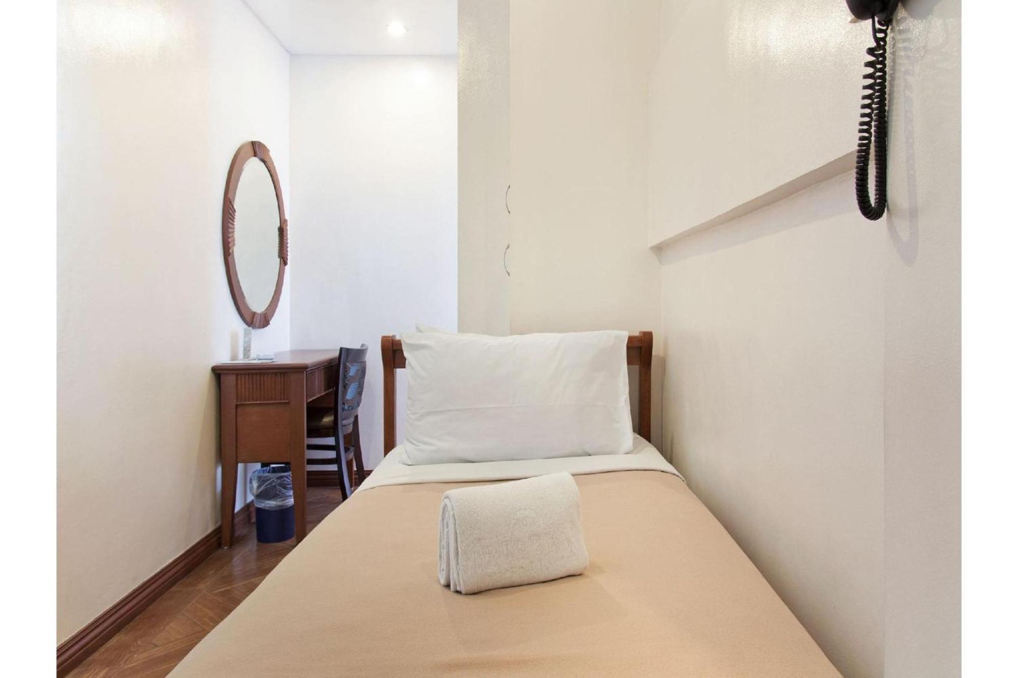 Townhouse Oak Avitel Hotel Near Osmena Highway, Pnr Pasay Station, Metro Manila Makati City Zewnętrze zdjęcie