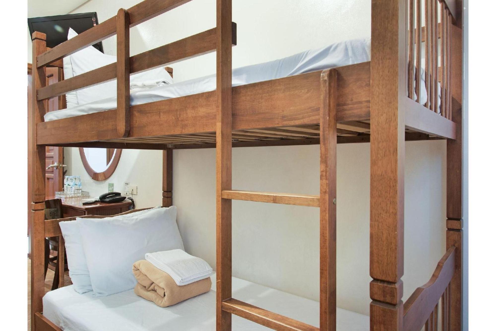 Townhouse Oak Avitel Hotel Near Osmena Highway, Pnr Pasay Station, Metro Manila Makati City Zewnętrze zdjęcie